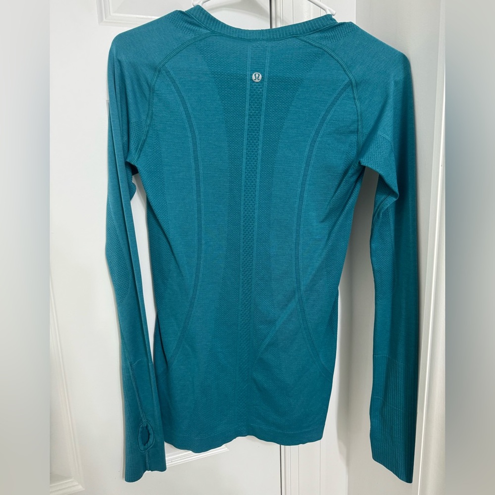 Lulu lemon swiftly tech long sleeve